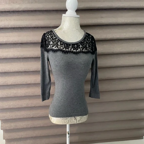Express Sweater Gray Black Lace Trim 3/4 Sleeve Size XS - Picture 2 of 12